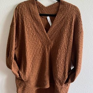 NWOT Lululemon Rippled V-neck Pullover